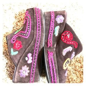 Cordani embroidered clog/mules.  Size 38